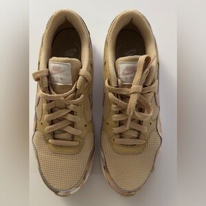 Nike Tan and Light Pink Low-Top Sneakers